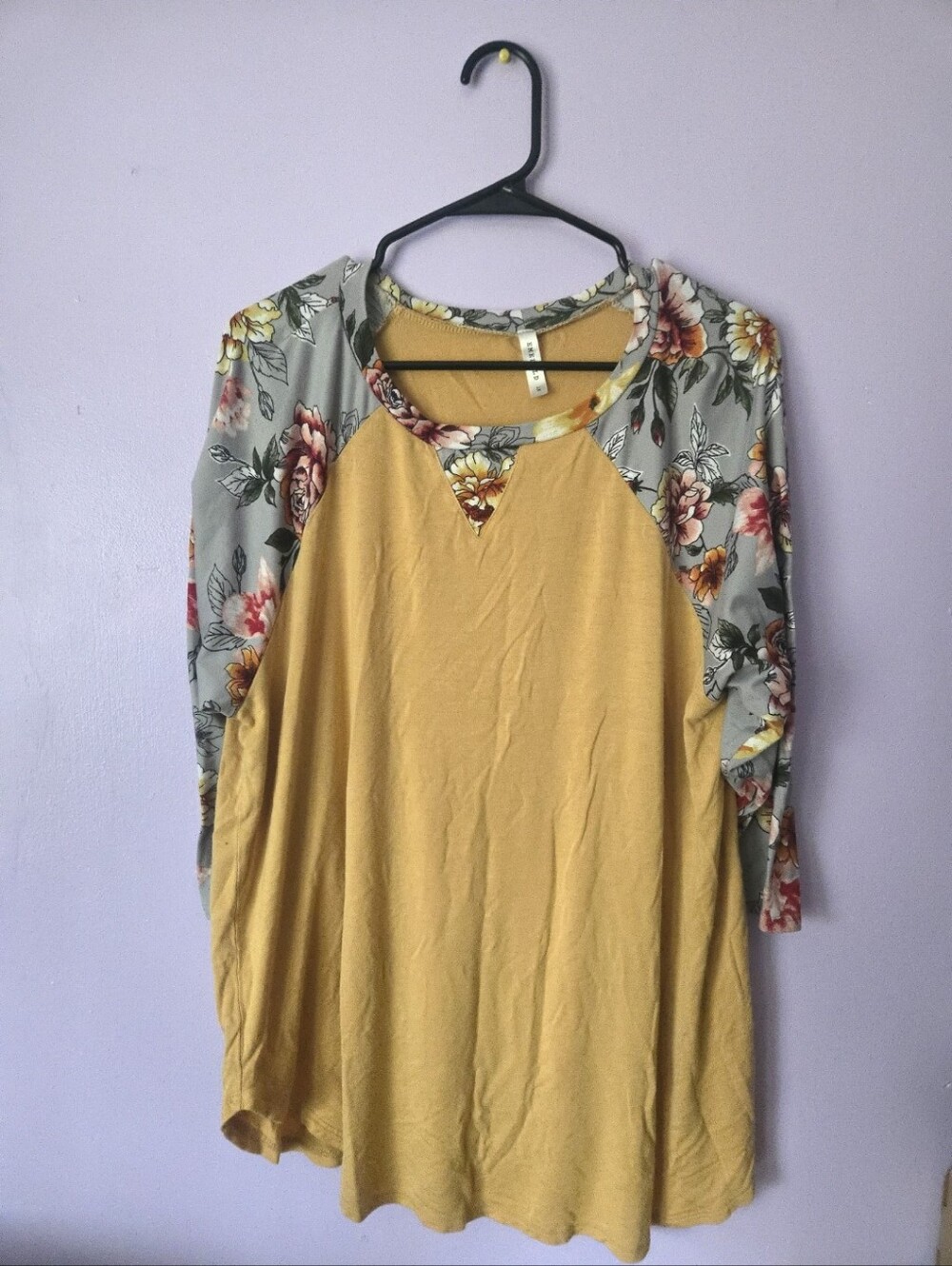 Emerald 1x Yellow Raglan Floral Top